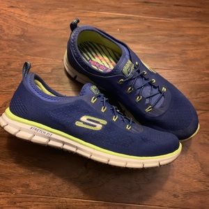 Sketchers Memory Foam Tennis Shoes